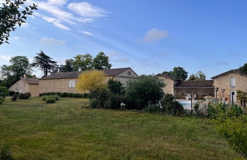 Lamothe-Montravel House | ancien chai rénové dans un parc clos de 3 hectares