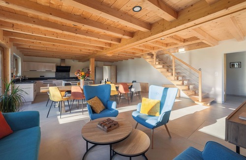 Foncine-le-Haut House | Ancienne Ferme Rénovée Avec Goût Dans un Hameau Reposant