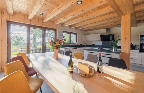 Foncine-le-Haut House | Ancienne Ferme Rénovée Avec Goût Dans un Hameau Reposant
