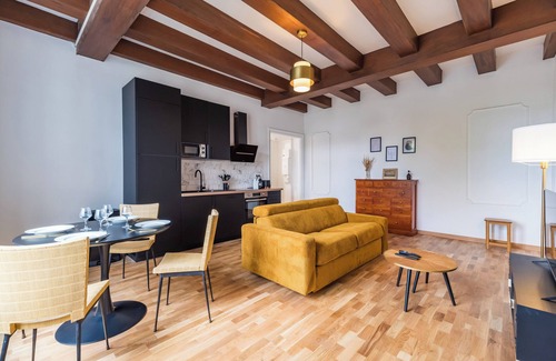 Guingamp Apartment | Ancient charm and Breton gentleness -near train station - Hôtel Lefort