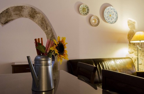 Altamura House | ANCIENT THIRTEENTH CENTURY HOUSE within walking distance of the Cathedral