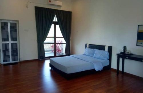 Kampung Ru Muda Hotel | Andalus beach residence