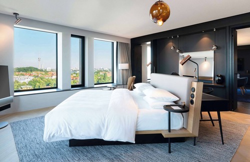 Munchner Freiheit Hotel | ANDAZ MUNICH SCHWABINGER TOR, BY HYATT