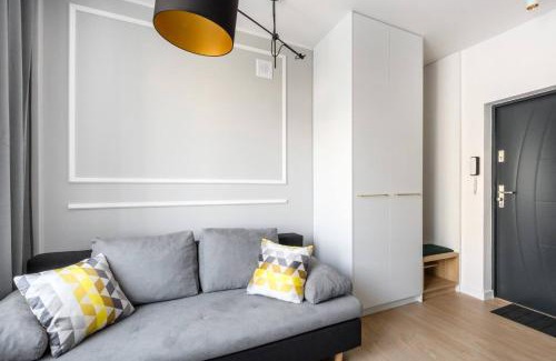 Muranow Apartment | Andersa 10 by Homeprime