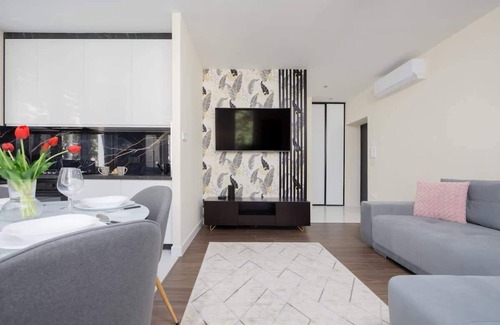 Muranow Apartment | Andersa 20A | Sunny Apartment | WiFi