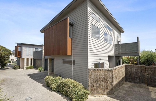 Torquay House | Anderson Central Torquay 36