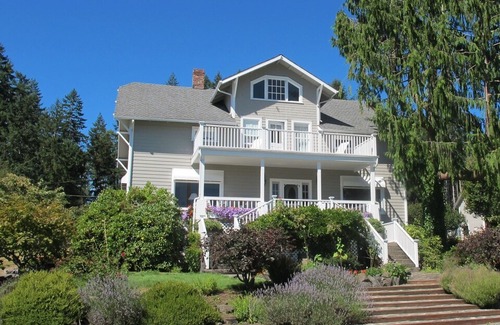 Anderson Island House | Anderson Island Farm & Gardens (formerly known as Anderson House at Oro Bay)