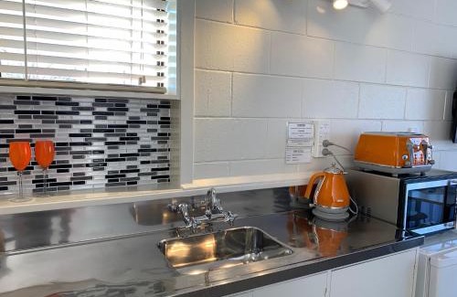 Lowburn Hotel | Anderson Park Motel