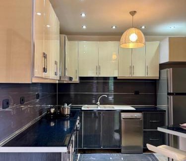 Mbrostar-Urë Apartment | Andi guest house