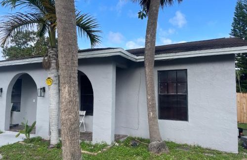 Sunrise House | Andre’s Opulent Stay