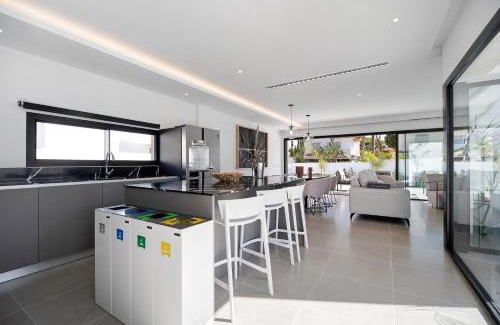 Poblado Sancti Petri Villa | Andrea Sea Villa