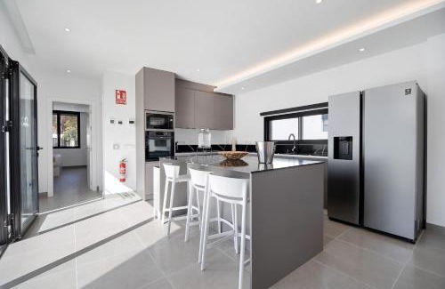 Poblado Sancti Petri Villa | Andrea Sea Villa
