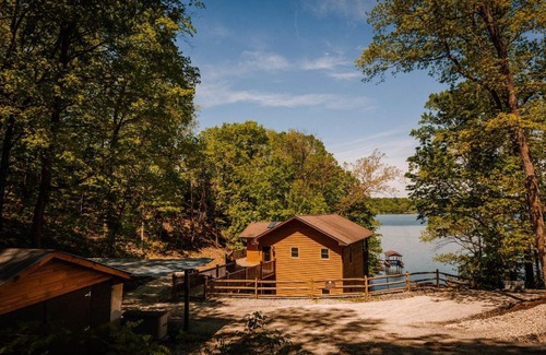 Ingles House | Andrew's Lake House