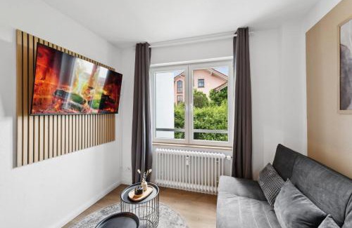 Kaiserslautern Apartment | ANDRISS - Kaiserberg Apartments - Kitchen - WIFI - Parking