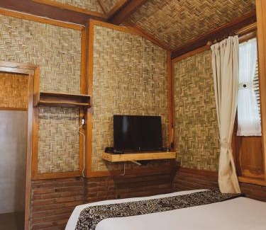 Kajarharjo Resort | Andung Andung Villa and Resto