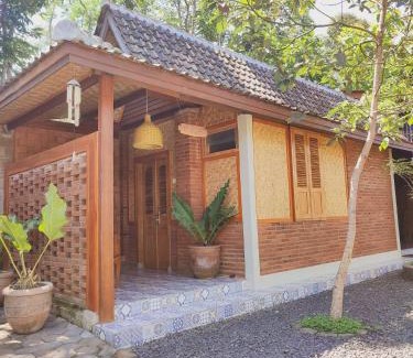 Kajarharjo Resort | Andung Andung Villa and Resto
