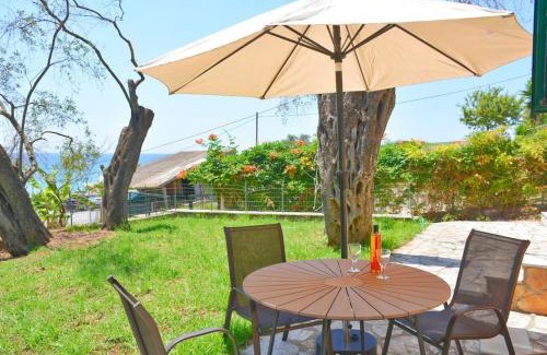 Sinarades Apartment | Anemelo house by the Kontogialos beach