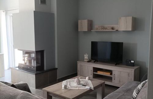 Pyrgos Apartment | Anemos House