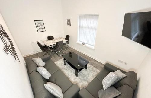 Anfield House | Anfield Cottage Liverpool by Smart Corporate Stays