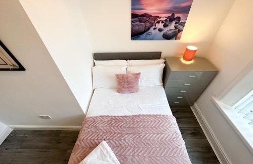Anfield House | Anfield Cottage Liverpool by Smart Corporate Stays