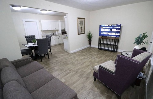 El Paso House | Angel's Comfort Suite