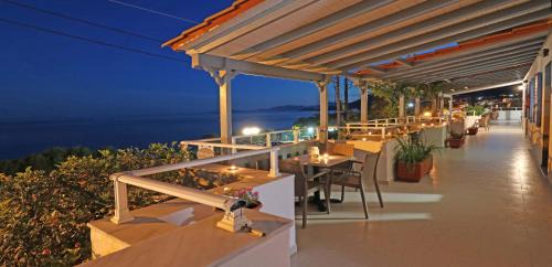 Kampos Marathokampou Apartment | Angela Beach Apartments