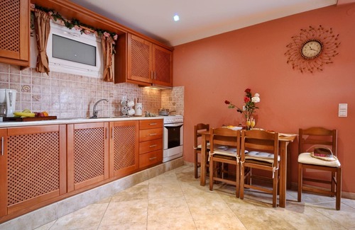 Agios Georgios Pagon Apartment | Angela Pool Apartment Agios Georgios