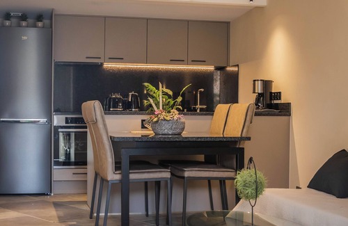 Bormes-Les-Mimosas Apartment | ANGELE__CALME APARTMENT & SWIMMING POOL at VILLA NAIS. Bormes les mimosas