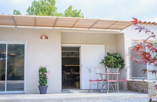 Bormes-Les-Mimosas Apartment | ANGELE CALME APARTMENT & SWIMMING POOL at VILLA NAIS. Bormes les mimosas