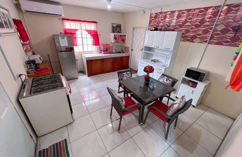 San Juan House | Angelene's place - Oui Papa!