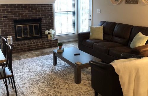 Shawnee Condo | ANGELO'S:5 STAR CLEAN AND A PERFECT PLACE TO CALL HOME FOR THE HOLIDAYS