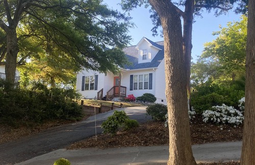 Emerald Isle House | Angels Landing: Close to Beach, Huge Deck, Hot Tub, Canal, Kayaks, Well-Stocked!