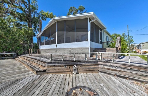 Homosassa House | Anglers Getaway Homosassa Home with Boat Dock!