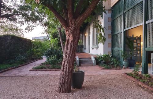 Forbes Apartment | Anglesey House Iconic Forbes CBD Heritage Home