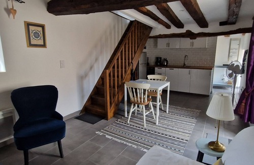 Chaveignes Cottage | ANGULUS RIDET COTTAGES set of 3 comfortable gîtes, quiet, with swimming pool