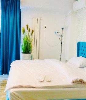 Mamaia-Sat Apartment | Anias Front View of the Black Sea 14A