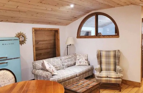 Burlington House | Animal Lovers Dream! Barn Loft stay in Burlington complete with Highland Cows