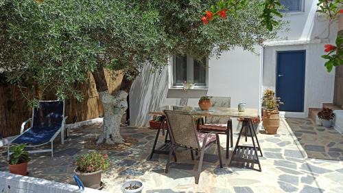 Anissaras House | Anissa Tiny Garden Loft