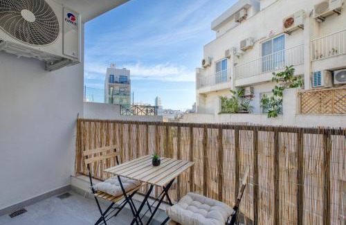 Msida Apartment | Anita's Modern Apartment Near Sliema, Valletta, St Julians