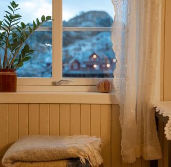 Hamnøya House | Anitas Waterfront Cabins