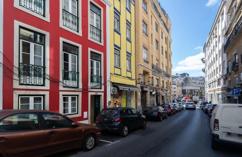 Lisbon Old Town House | Anjos Balconies