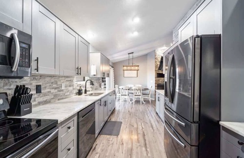Ankeny House | Ankeny Stay | Wtr Slide | Huge Yard | Space | I-35
