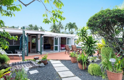 Tapere of Vaimaanga House | Ann's Beach House - right on the best beach!