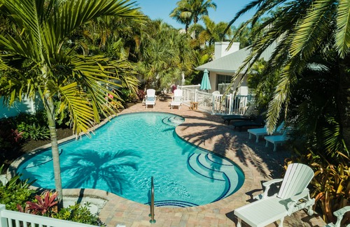 Holmes Beach House | Anna Cabana Bungalow 3 Cute And Cozy Efficiency With Pool