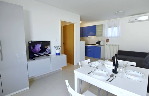 Zambratija House | Anna cottage air-conditioned next to the sandy beach, 1 bedroom Wifi