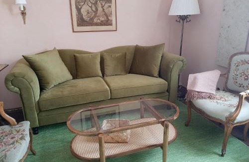 Rudolstadt Apartment | Anna Luise
