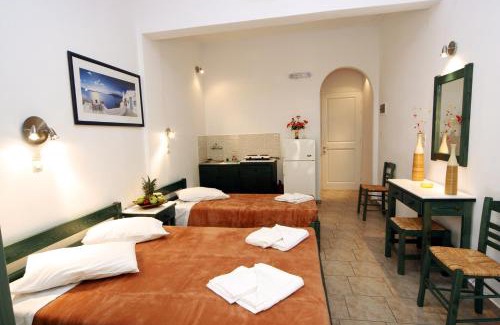 Nea Cryssi Akti Hotel | Anna Platanou Suites