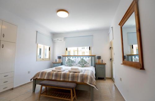 Paphos Apartment | Anna's Place 2B, Paphos, Pool