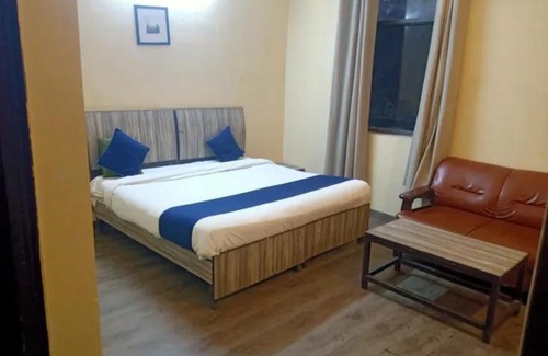 Kalyan West House | Anna Saheb Rooms