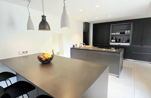 Veyrier-du-Lac Villa | "Annecy Location Prestige: Villa Josephine – Stunning View of Lake Annecy"